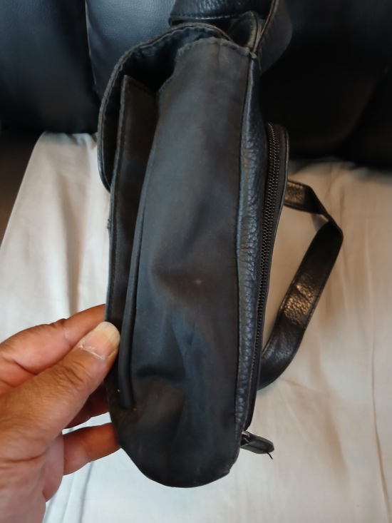 Fossil Vintage Black Leather Crossbody Messenger Bag